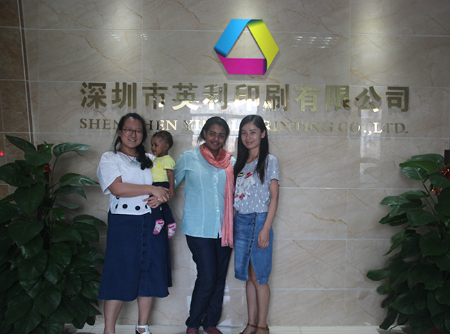 深圳英利印刷彩盒廠是一家專業(yè)從事各種彩盒印刷工廠