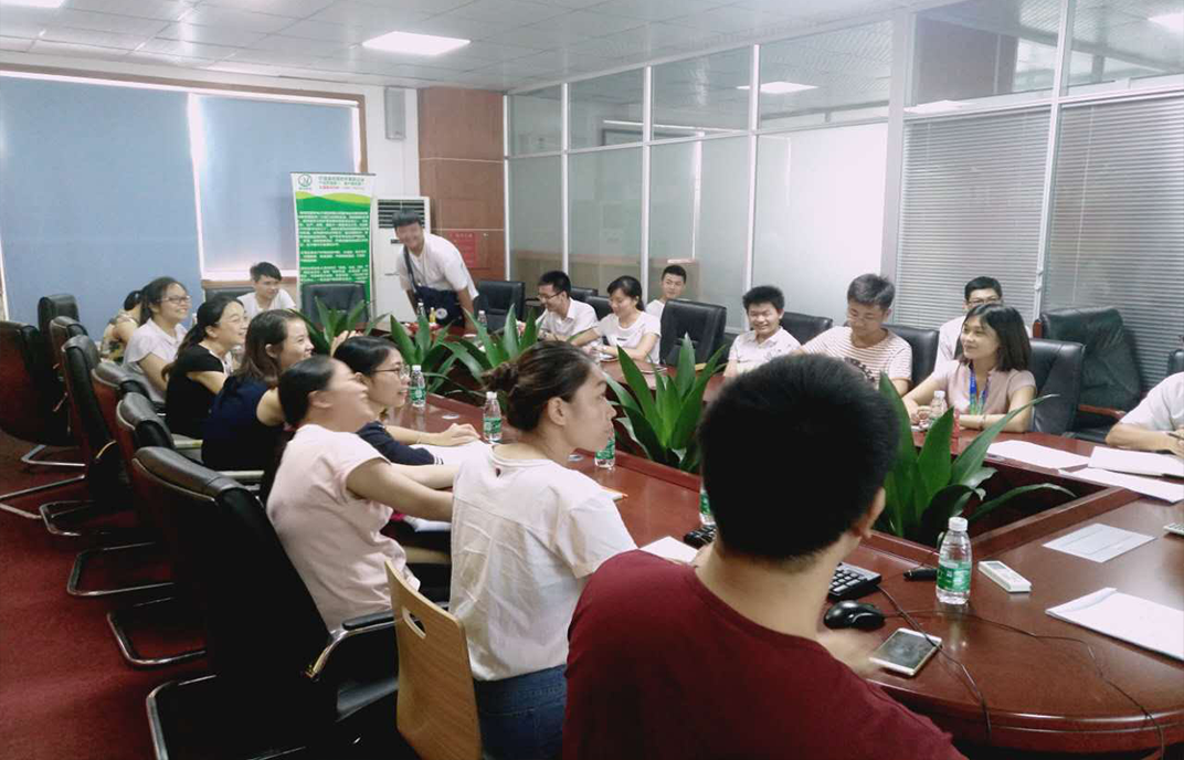 陸軍戰(zhàn)隊(duì)光明新區(qū)幫扶小組第二次在勁華電子公司指導(dǎo)